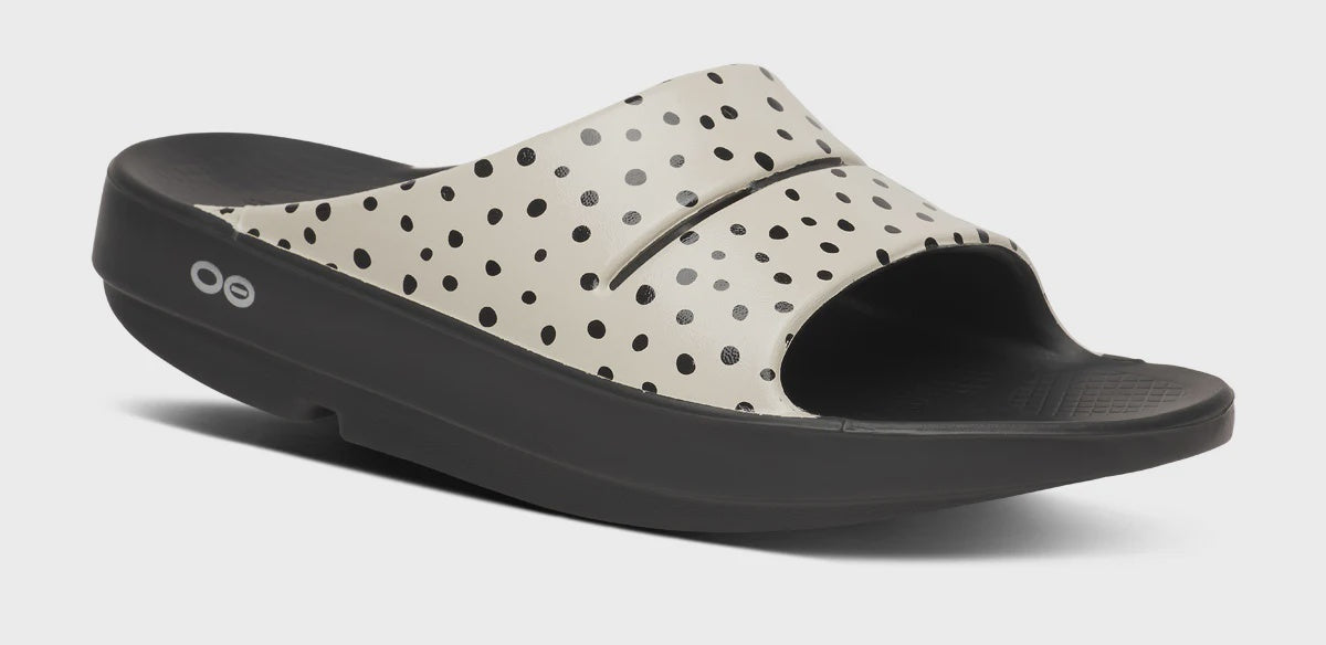 OOFOS Women's OOahh- Pebble 1103