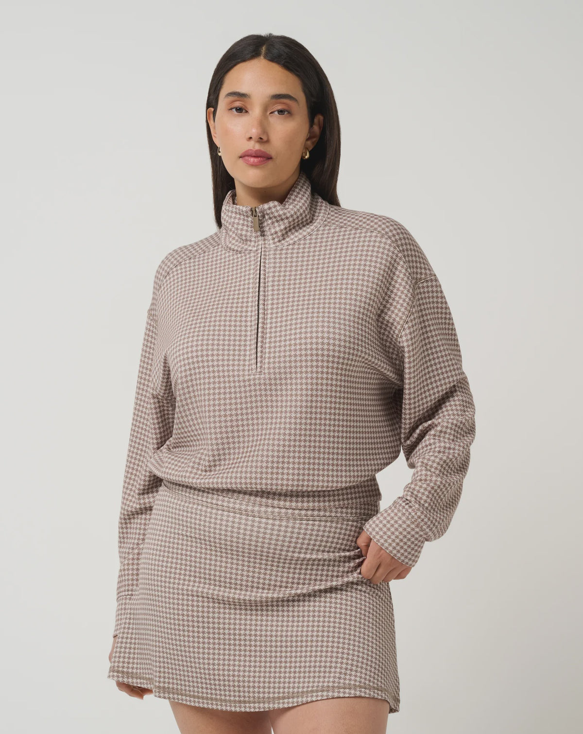 Travis Mathew Women's Printed Skyloft Soft Echo Half Zip A47250 Walnut Multi