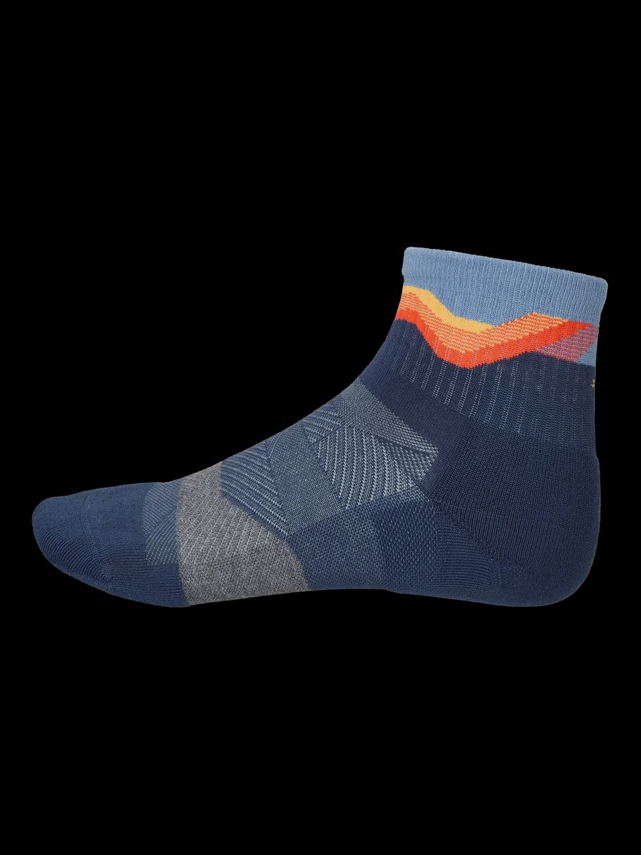Feetures Trail Max Cushion Quarter Socks Tectonic Navy