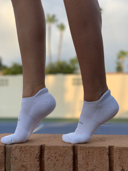 Feetures High Performance Cushion No Show Tab Socks